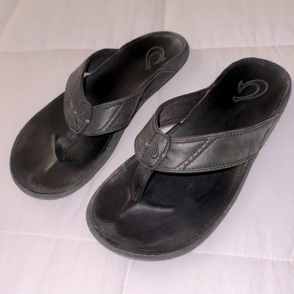 OluKai Men’s Black Leather Thong Slip-On Sandals - size 11 Men main image 3